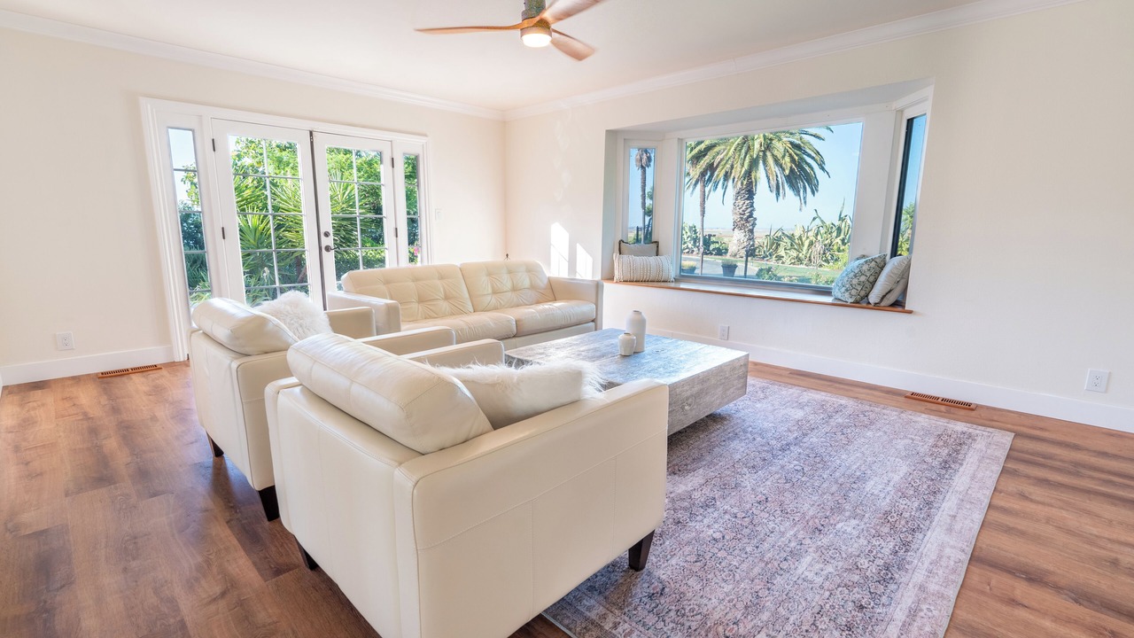Photo of Livingroom in Byron