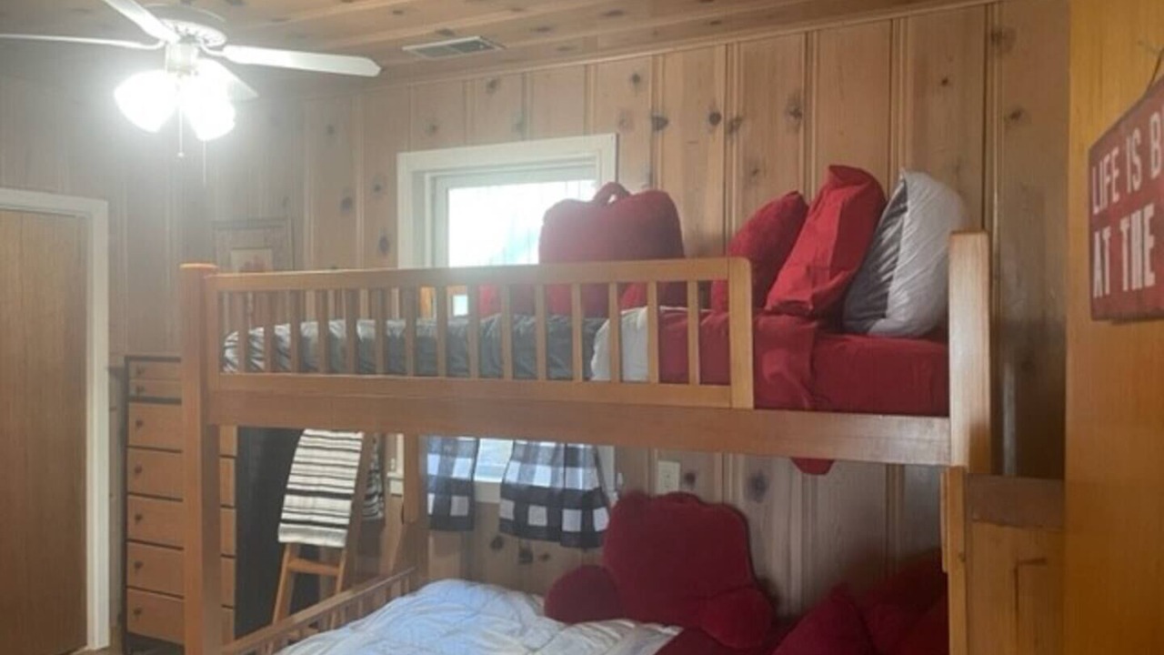 Photo of Bedroom in Clearlake