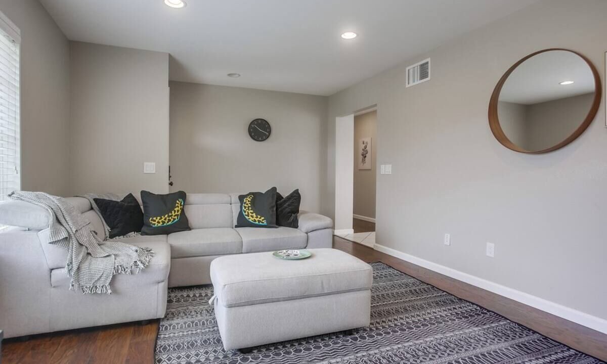 Photo of Livingroom in Mira Mesa