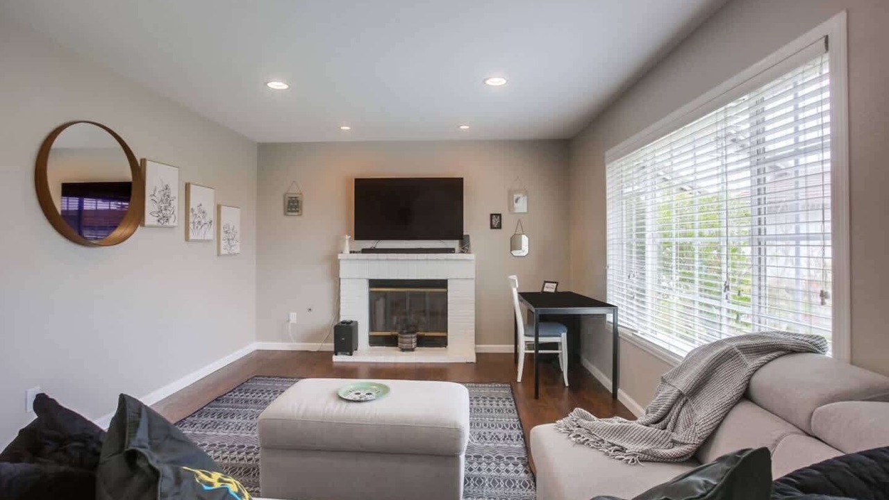 Photo of Livingroom in Mira Mesa