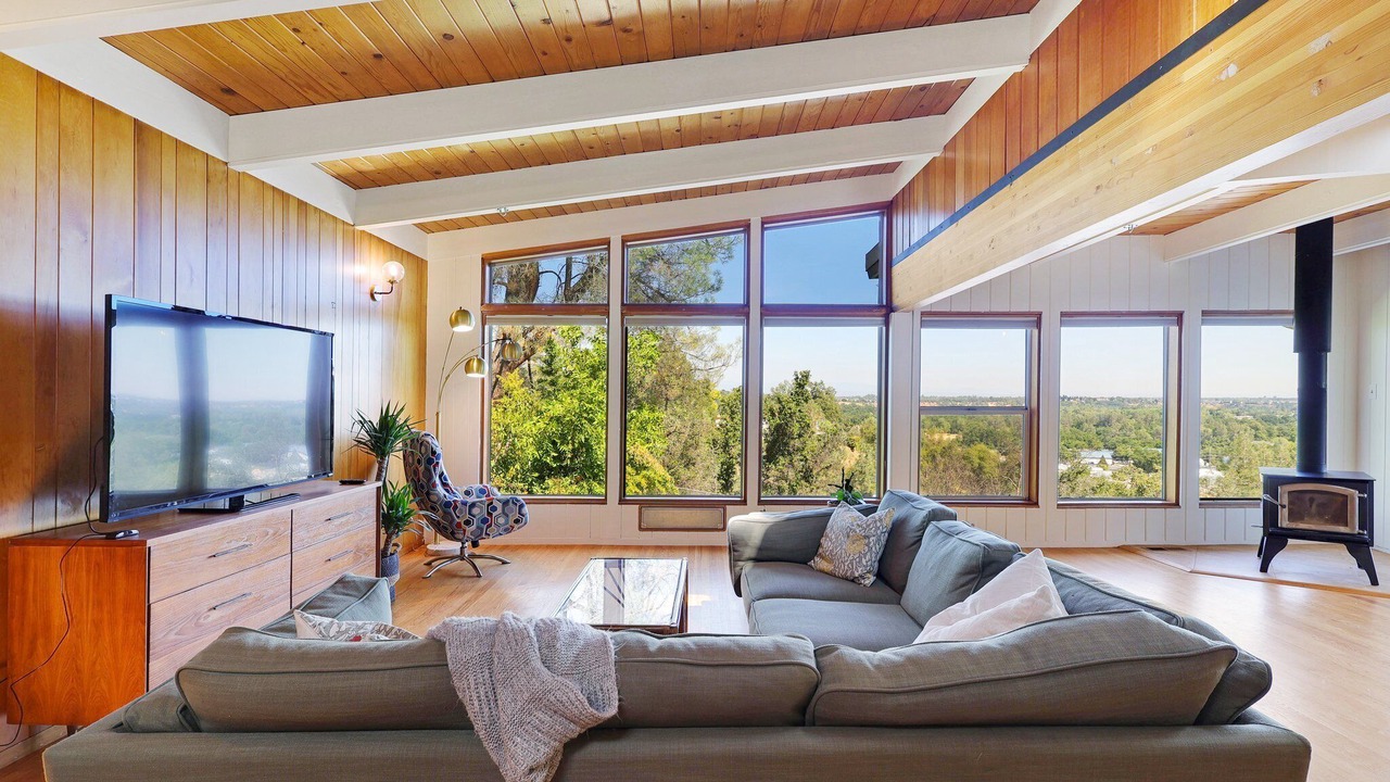 Photo of Livingroom in Benton Tract