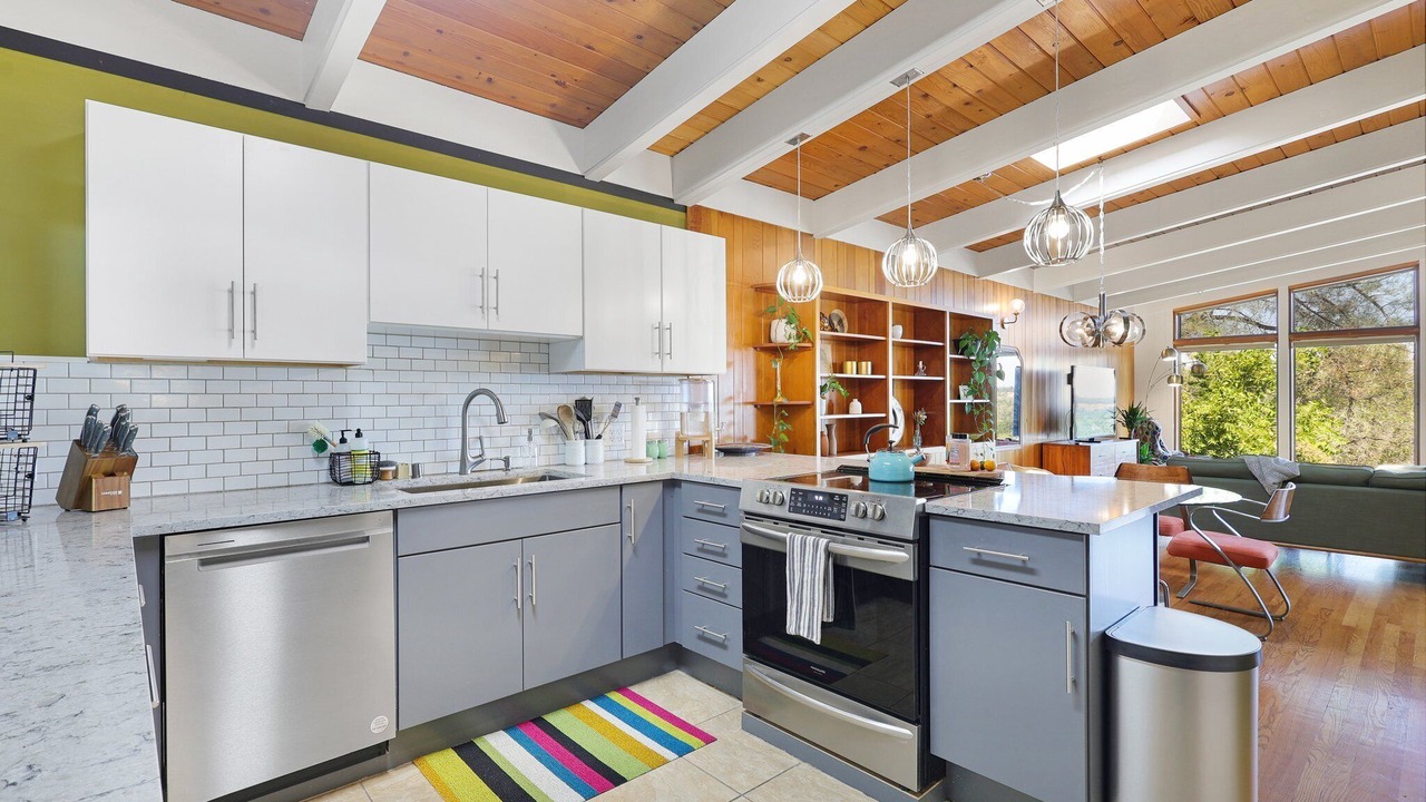 Photo of Kitchen in Benton Tract