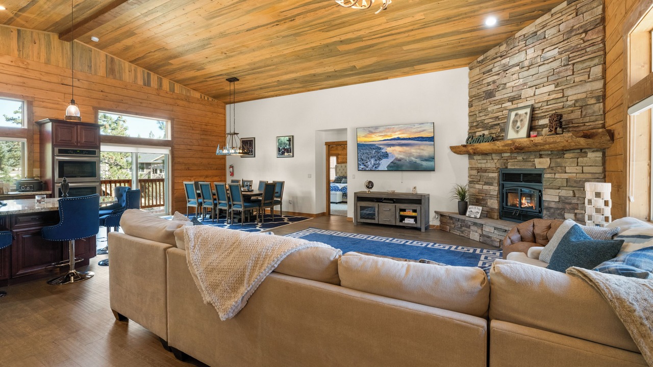 Photo of Bedroom in Big Bear Lake