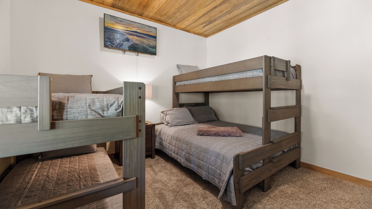 Photo of Bedroom in Big Bear Lake