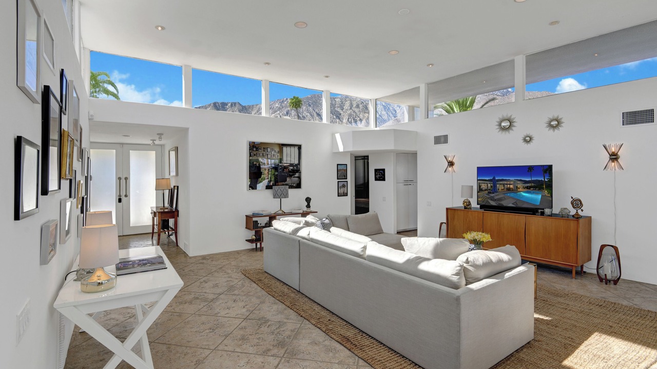 Photo of Livingroom in Indian Canyon