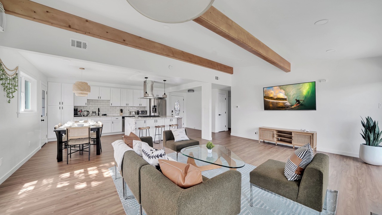 Photo of Livingroom in Fullerton