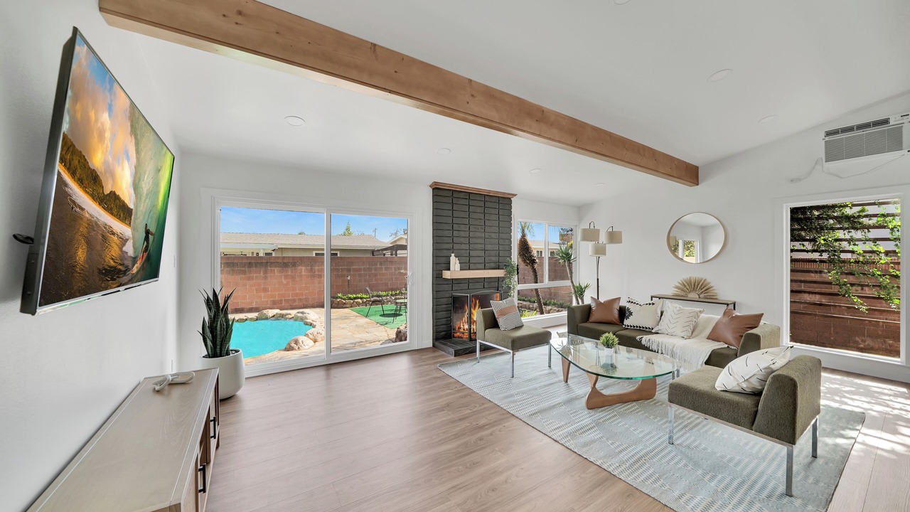 Photo of Livingroom in Fullerton