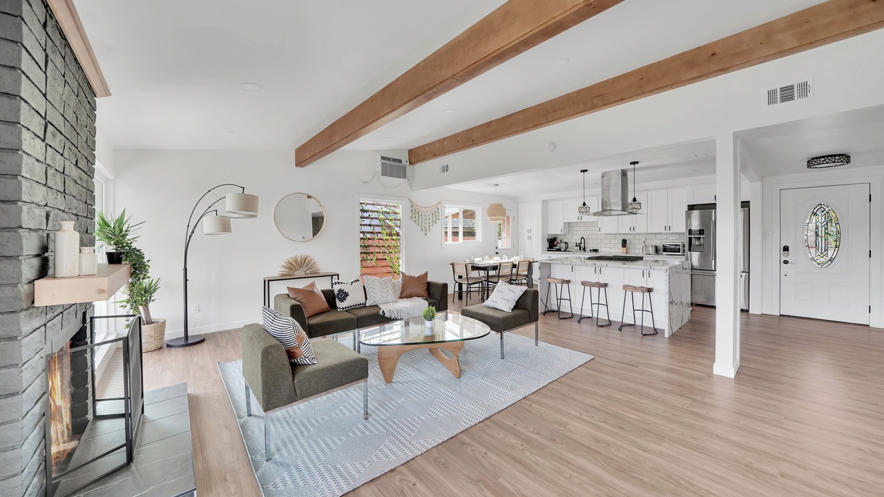 Photo of Livingroom in Fullerton