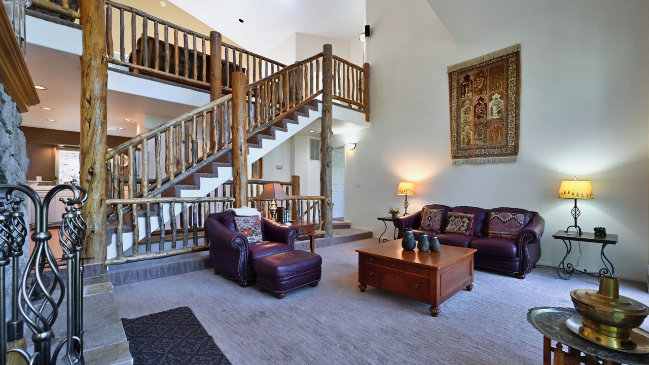 Photo of Livingroom in Fallen Leaf