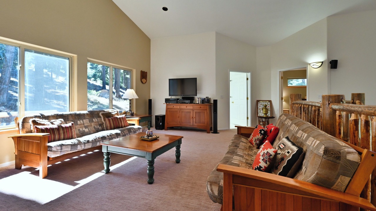 Photo of Livingroom in Fallen Leaf
