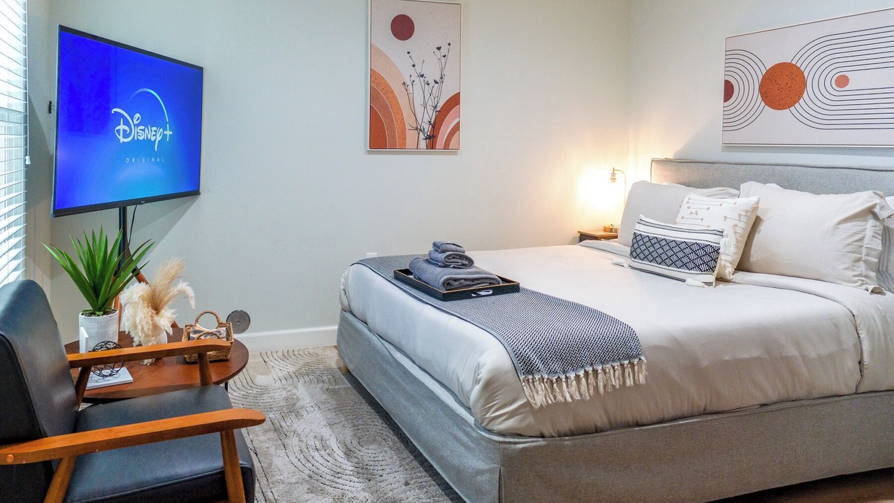 Photo of Bedroom in Midway City