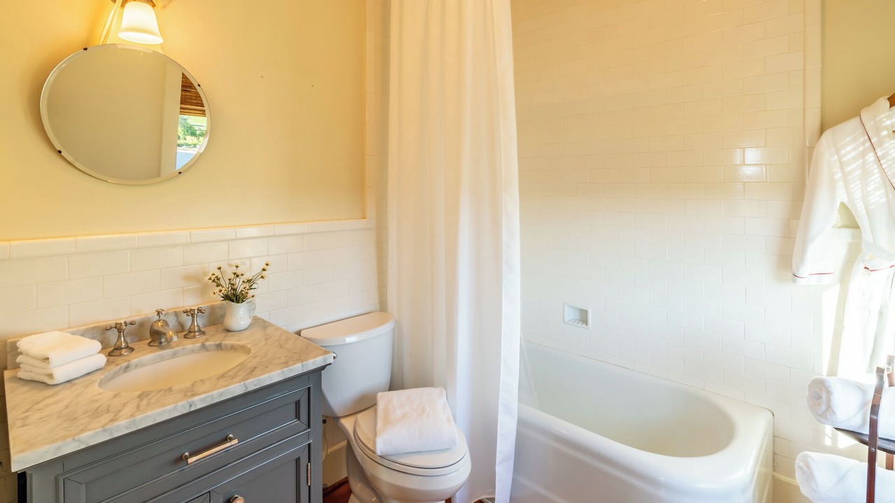Photo of Bathroom in Los Olivos