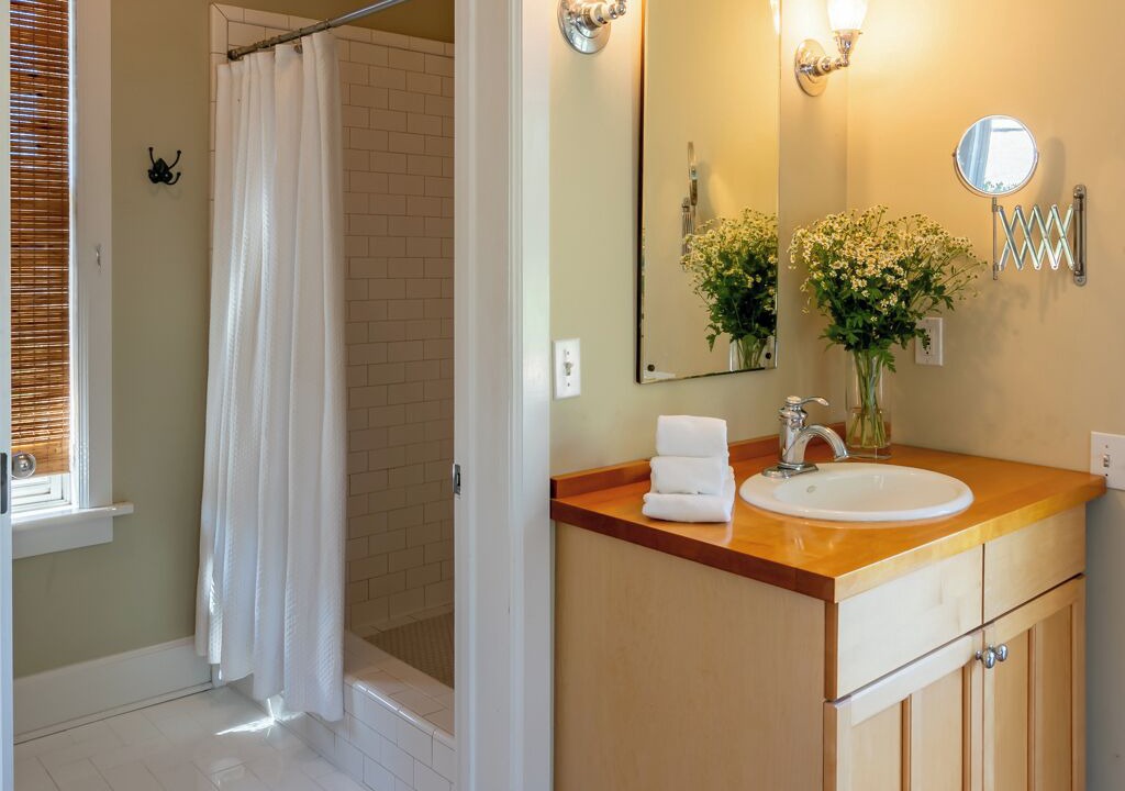 Photo of Bathroom in Los Olivos