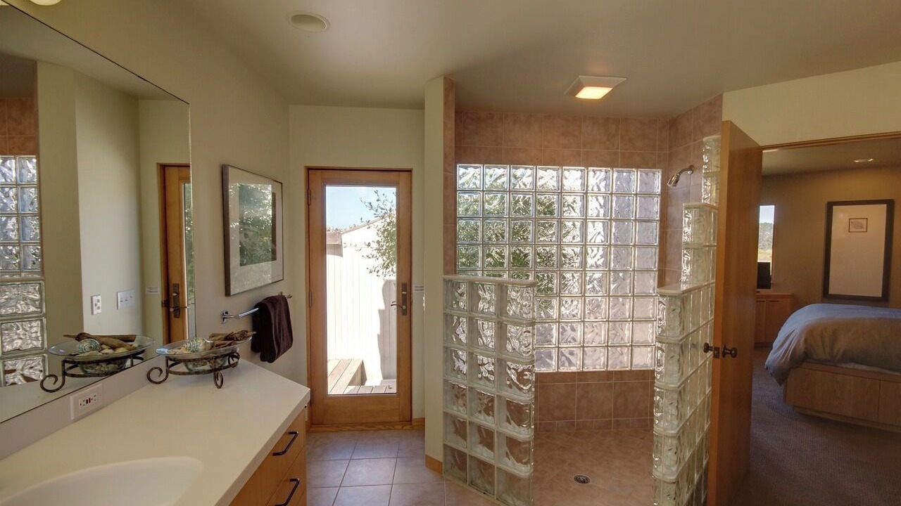 Photo of Bathroom in Sea Ranch