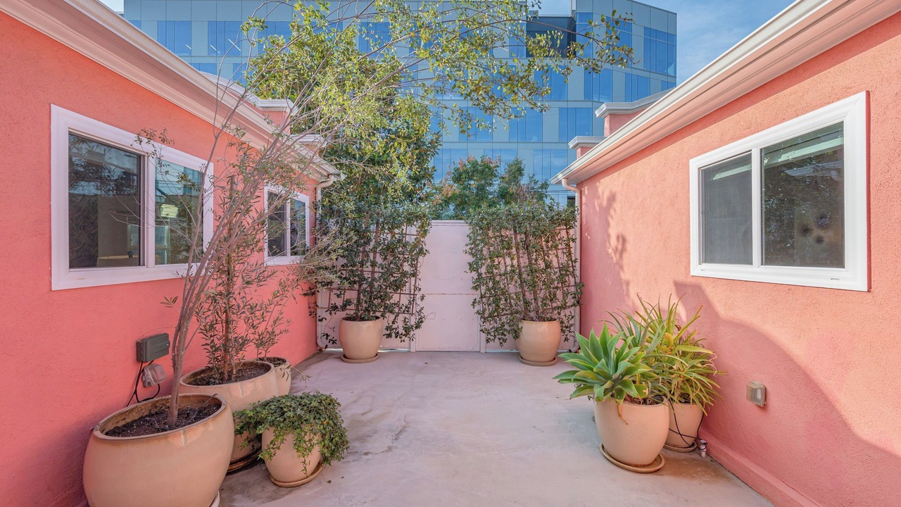 Photo of Outdoor in Hollywood