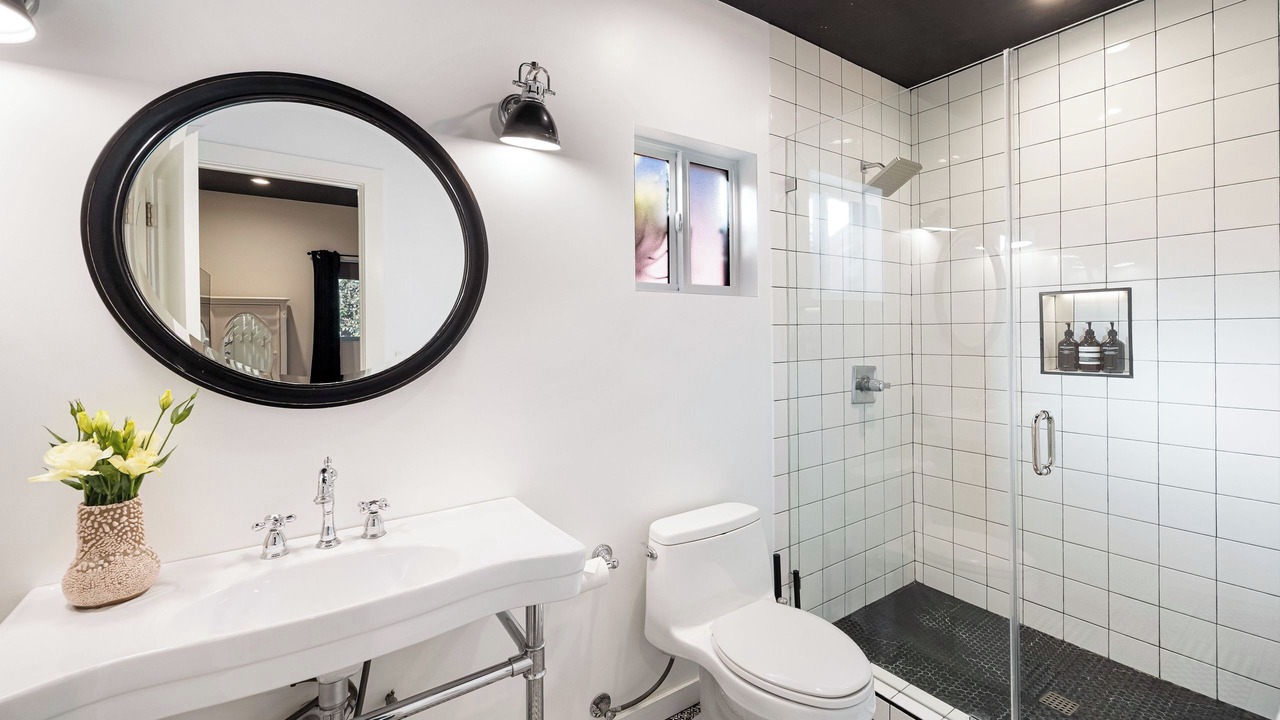 Photo of Bathroom in Hollywood