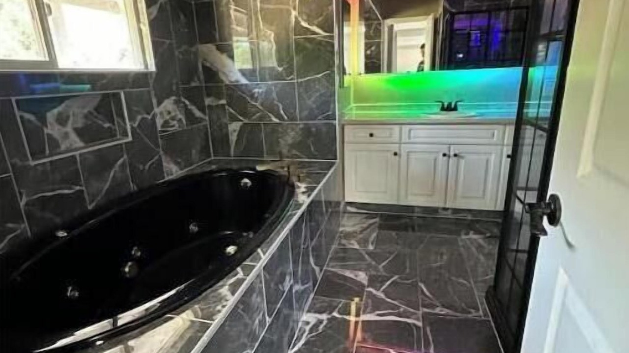 Photo of Bathroom in Bechelli