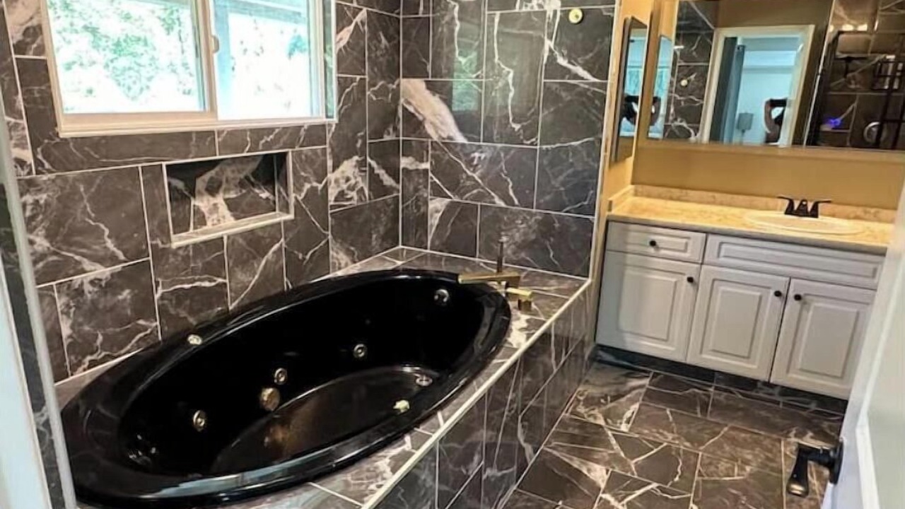 Photo of Bathroom in Bechelli