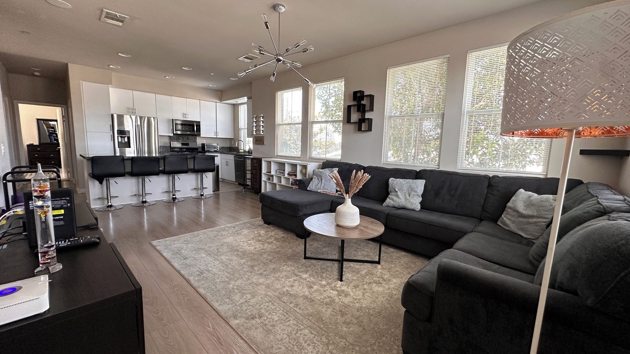 Photo of Livingroom in Anaheim Colony Historic District