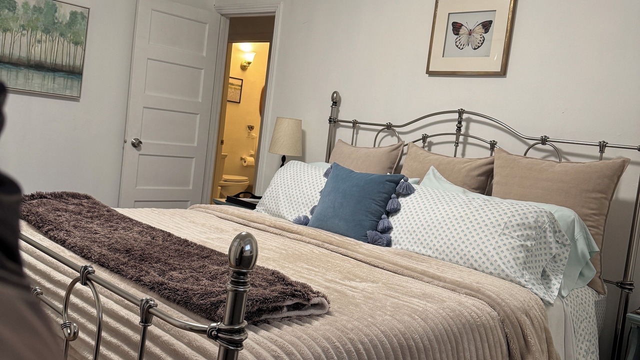 Photo of Bedroom in Upper Lake