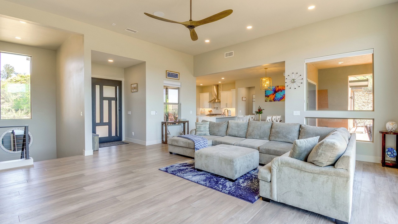 Photo of Livingroom in Lynx Mountain View Estates