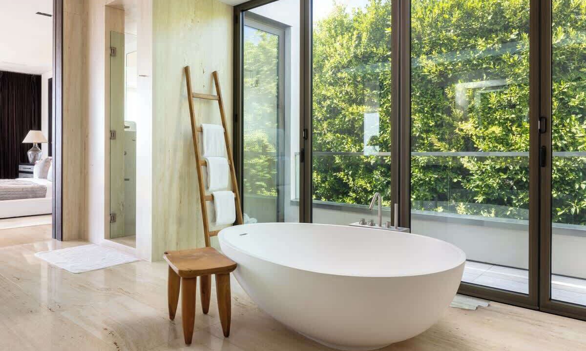 Photo of Bathroom in Hollywood Hills West
