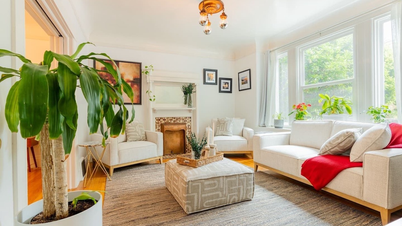 Photo of Livingroom in Eureka Valley