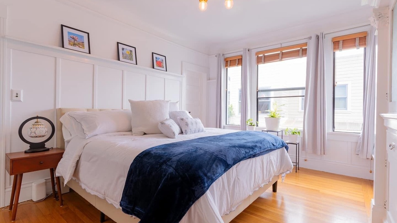 Photo of Bedroom in Eureka Valley