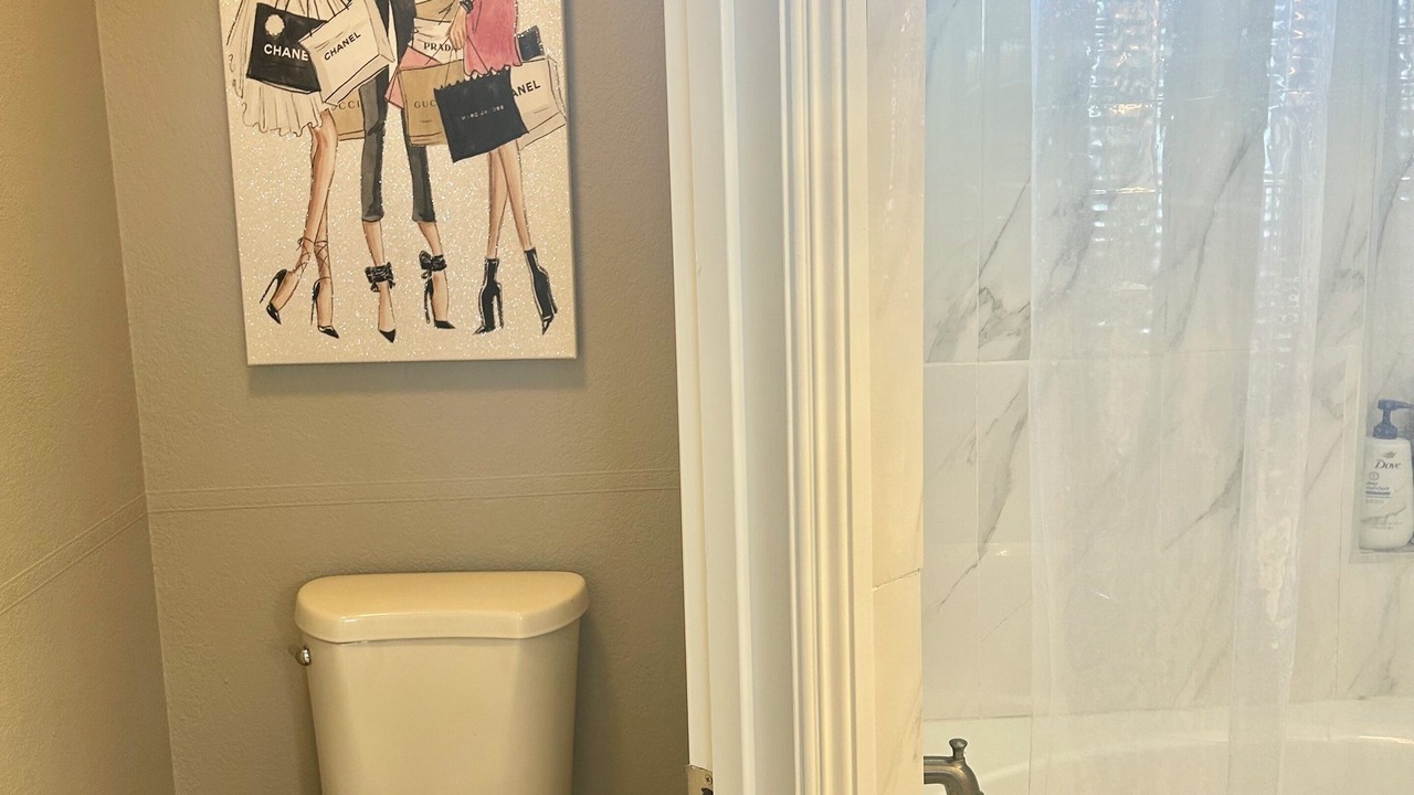 Photo of Bathroom in Pumpkin Center