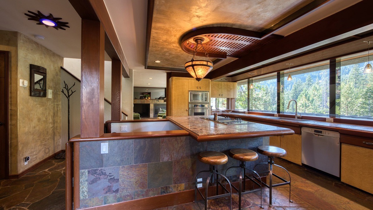Photo of Kitchen in Alpine Meadows