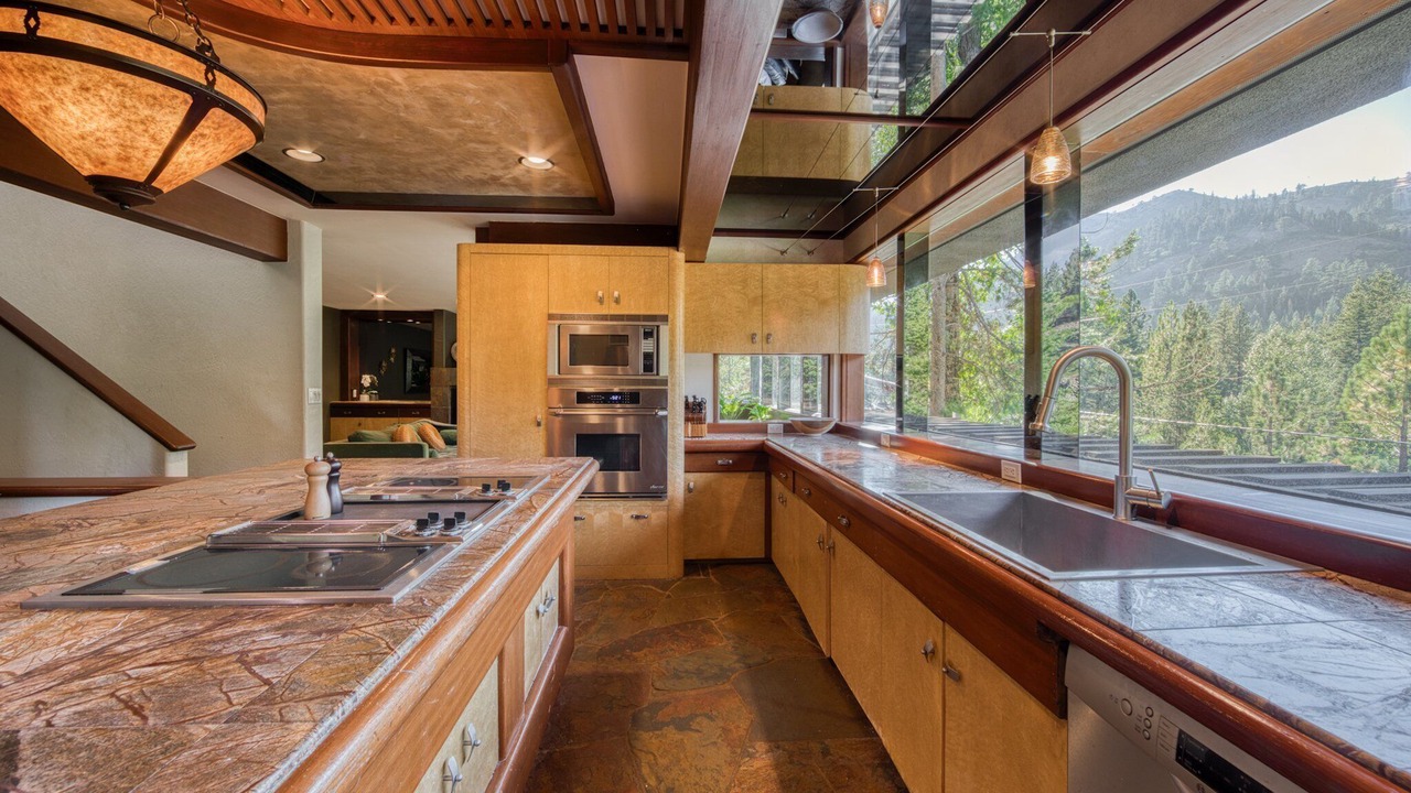 Photo of Kitchen in Alpine Meadows