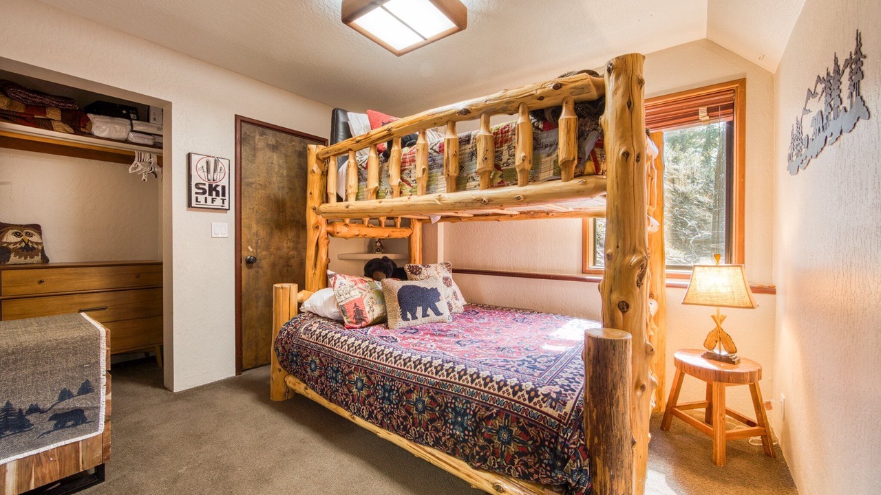 Photo of Bedroom in Alpine Meadows