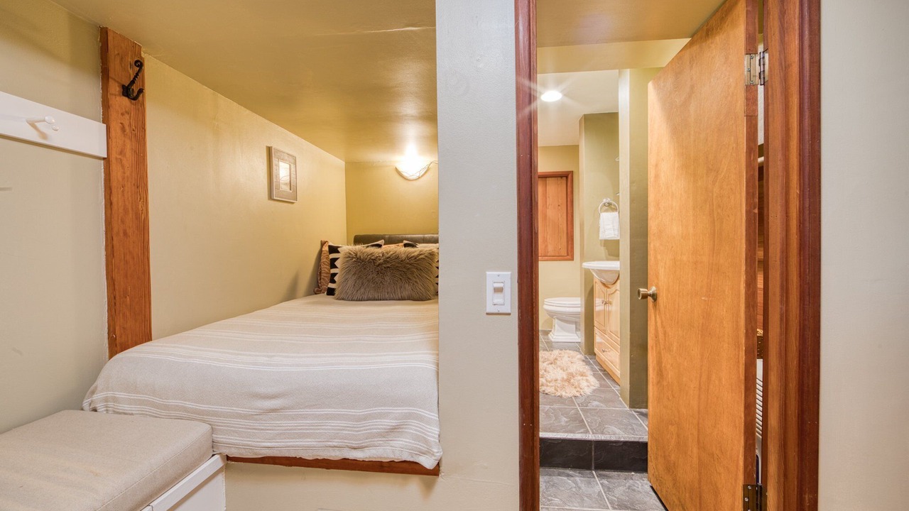 Photo of Bedroom in Alpine Meadows