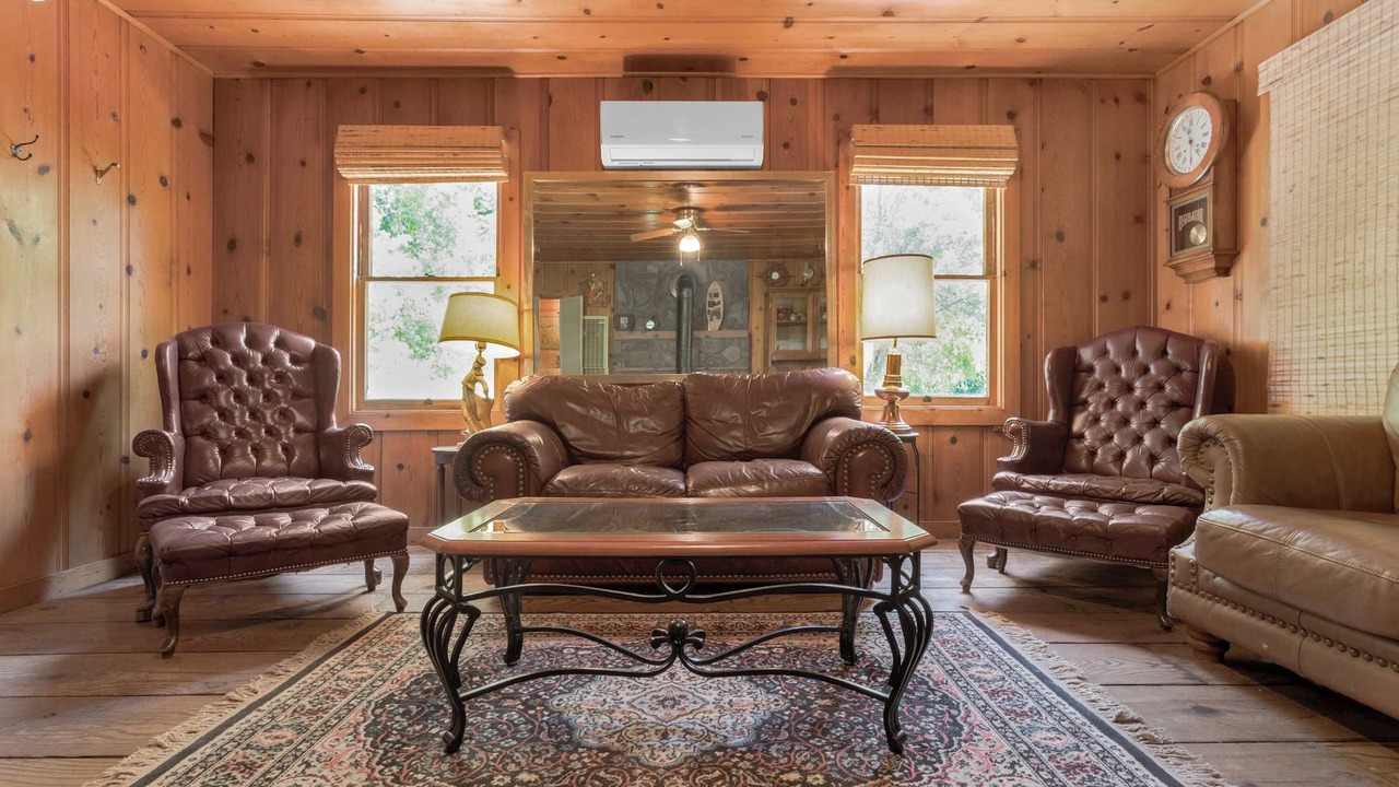 Photo of Livingroom in Guerneville