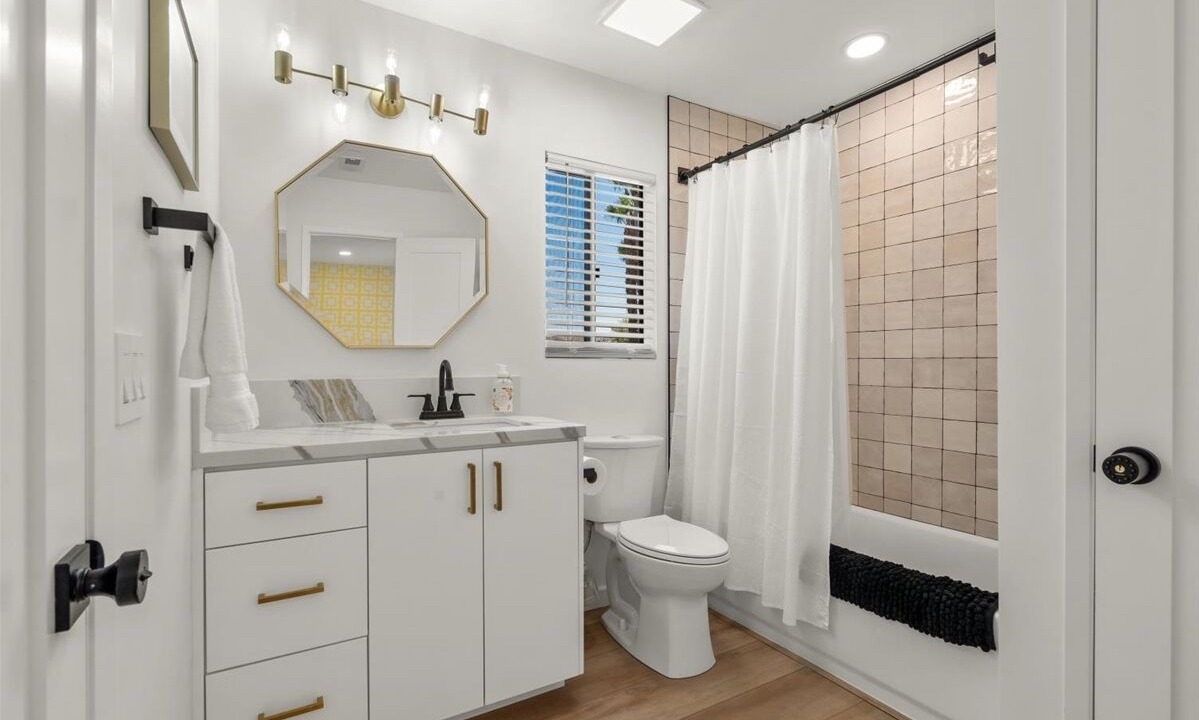 Photo of Bathroom in Araby