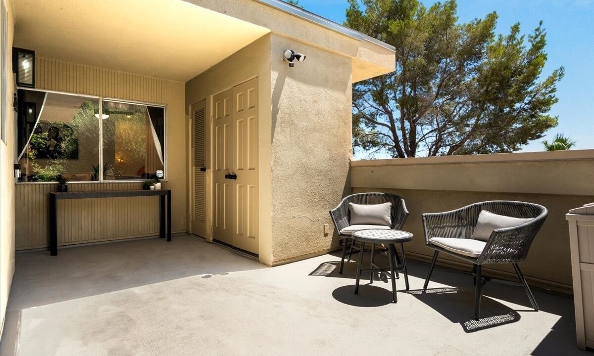 Photo of Patio Balcony in Araby