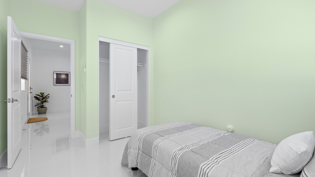 Photo of Bedroom in Midway City