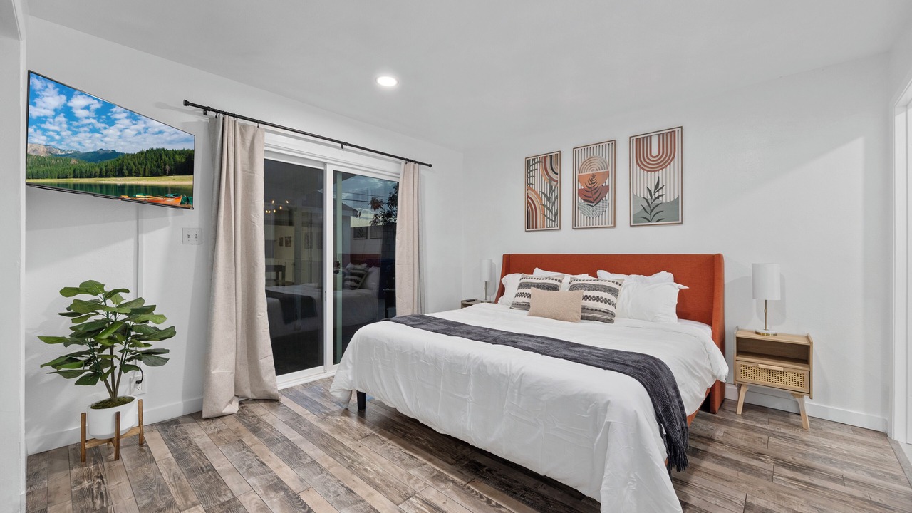 Photo of Bedroom in Midway City