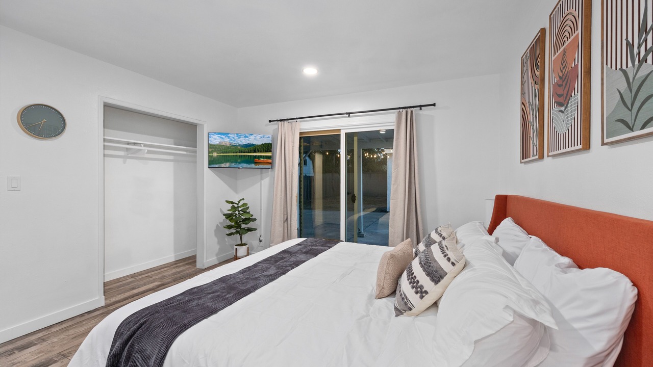 Photo of Bedroom in Midway City