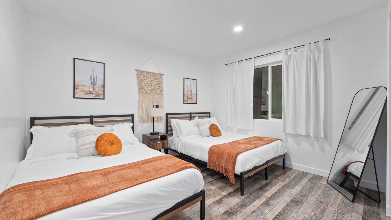 Photo of Bedroom in Midway City