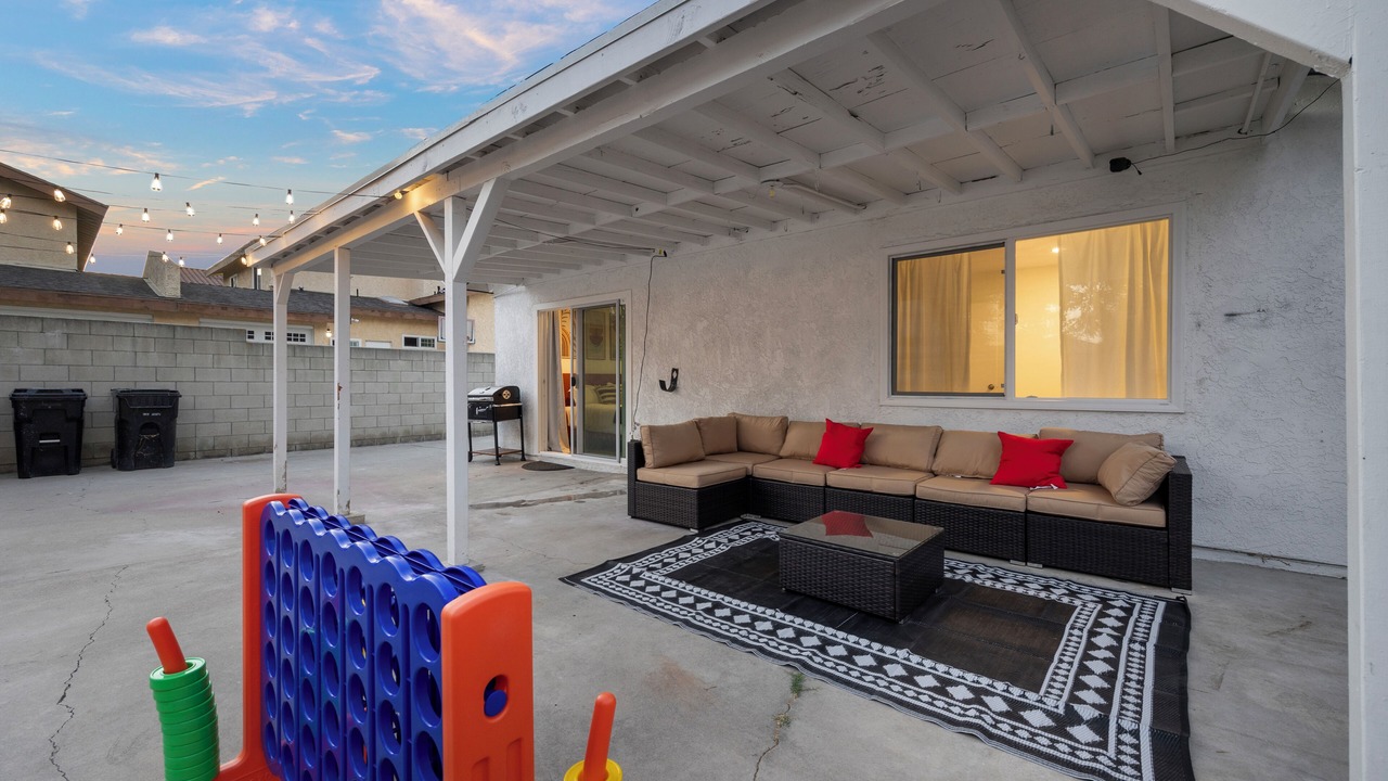 Photo of Patio Balcony in Midway City
