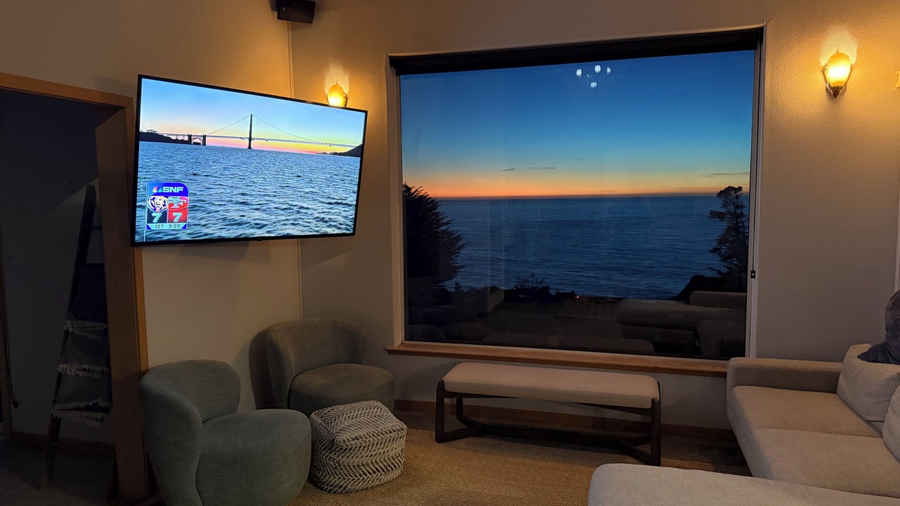 Photo of Livingroom in Gualala