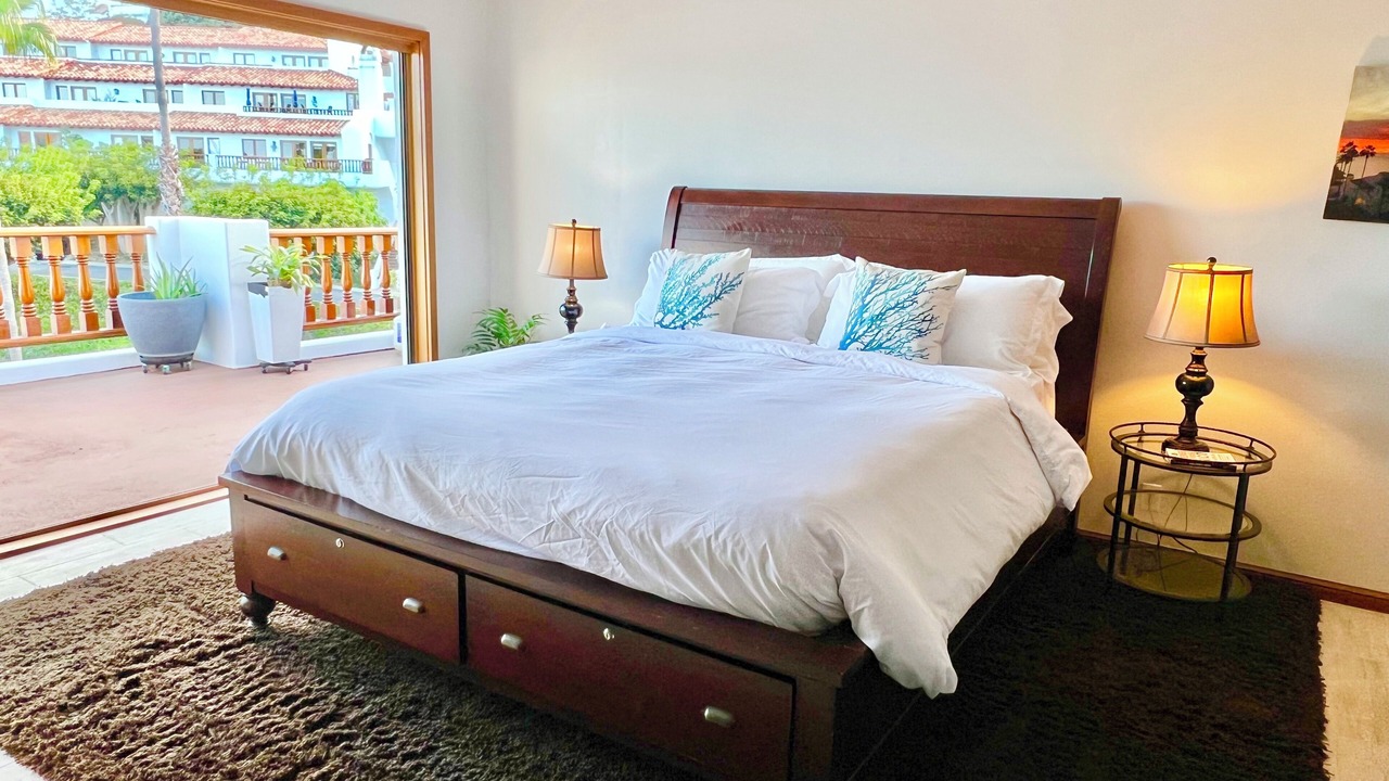 Photo of Bedroom in Avalon