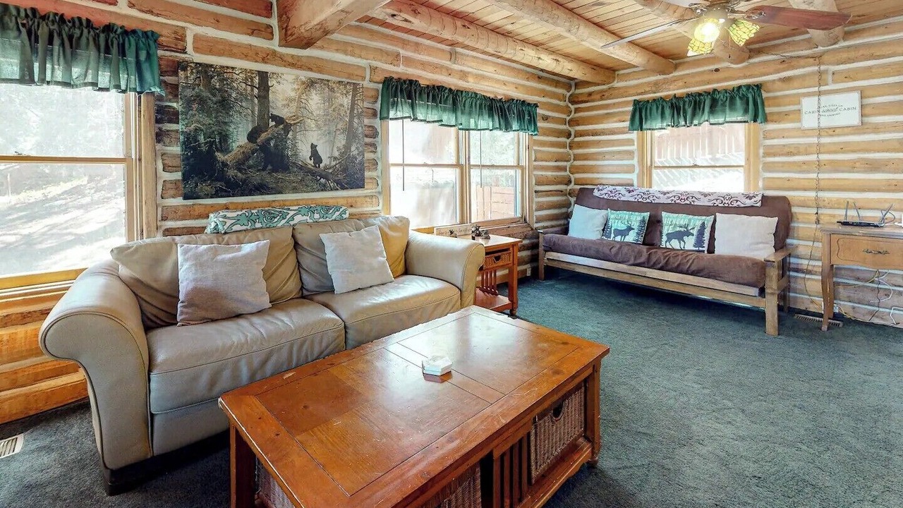 Photo of Livingroom in Running Springs