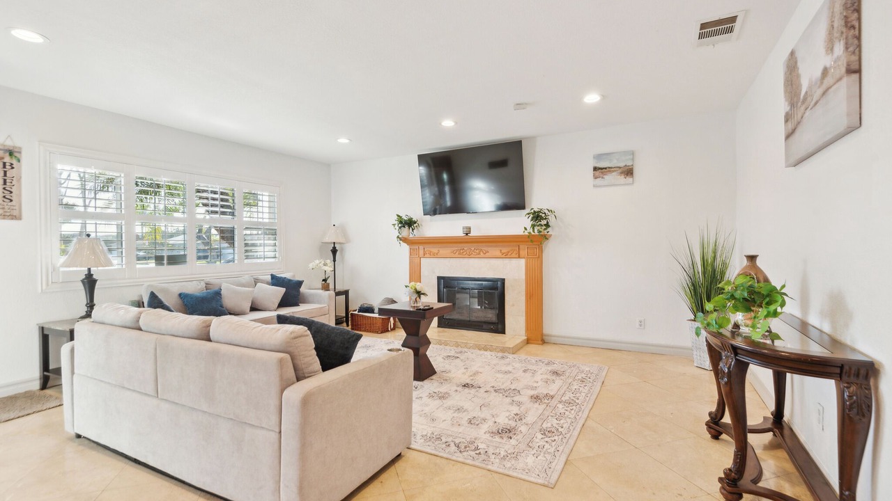 Photo of Livingroom in Hermosa Village