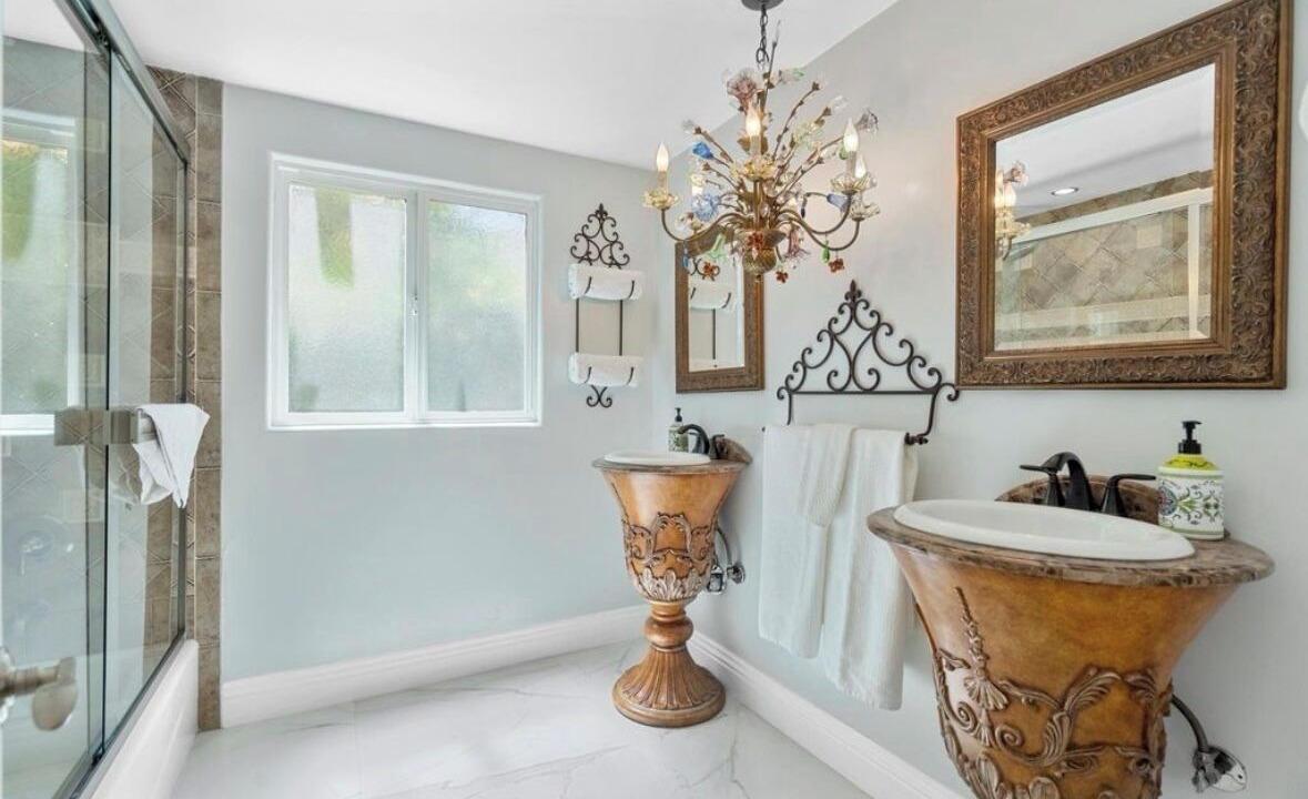 Photo of Bathroom in Tarzana