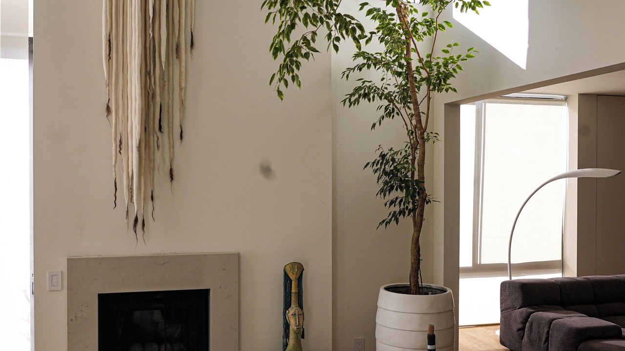 Photo of Bedroom in Beverly Hills