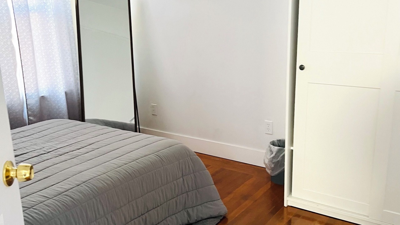 Photo of Bedroom in Alameda