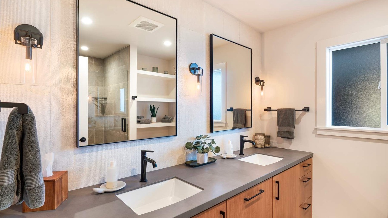 Photo of Bathroom in Geyserville