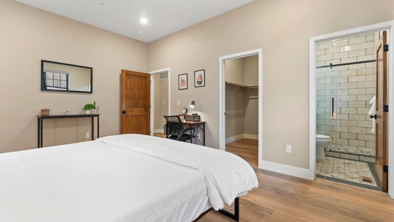 Photo of Bedroom in Midtown